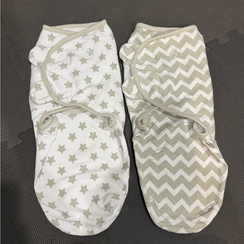 SwaddleMe Baby Swaddles - Gray and White, Small / Medium
